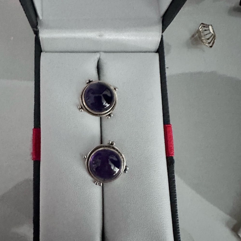 Amethyst 925 earrings.